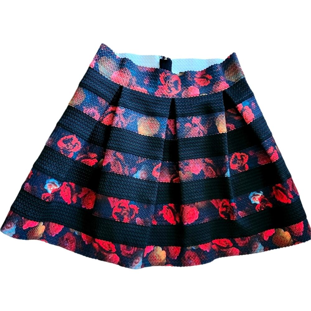Guess Medium Rose Stripped SKIRT Black Box Pleated Mini